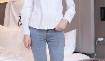 BoBoSocks袜啵啵 – 小甜豆黑丝图集：无圣光的姿态，脚尖加固好像别有深意。