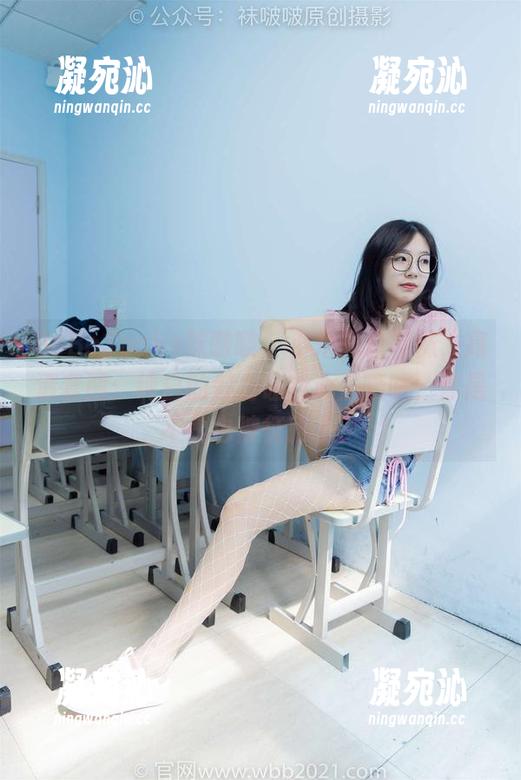 BoBoSocks袜啵啵-小米 BoBoSocks袜啵啵 - 小米的白棉袜,高清套图:纯白的魅力让我心里嘀咕,你是不是也被征服了?