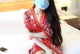 ROSI白色丝袜合集：真心想问，谁能抗拒这种魅力？