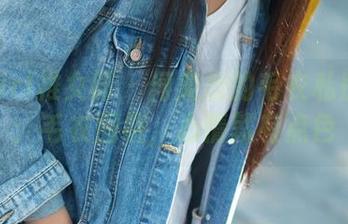 TuiGirl推女郎 – 何奕恋的毛衣私房合集：毛衣围绕，心情就有点色