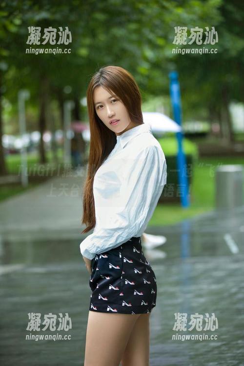 TuiGirl推女郎-胡允儿 TuiGirl推女郎 - 跟着胡允儿一起“飞”上天台,观看她的无声语言!