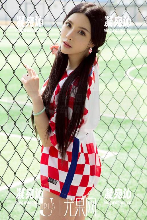 UGirls尤果网 - 在线围观谭晓彤的牛仔裤，仿佛听见裤子在窃窃私语，真的是神奇！