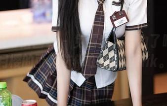 XIAOYU语画界 – 免费也太给力了吧！绯月樱的可爱仿佛在对我wink。