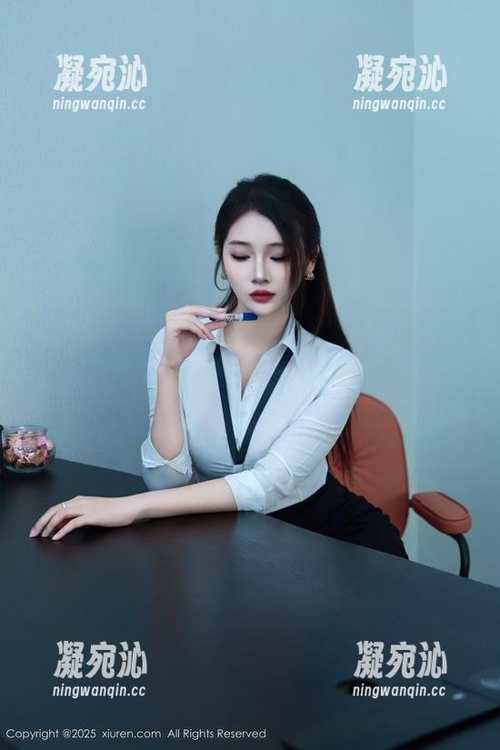 Xiuren秀人网-Elise谭晓彤 Xiuren秀人网 - 在Elise谭晓彤镂空的世界里,图片的每一寸都透着故事,分享那些无法言喻的瞬间。