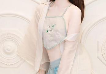 Xiuren秀人网 – 黑丝下的美昕Yumi，又一组写真，让你感受什么叫‘看了还想看’。