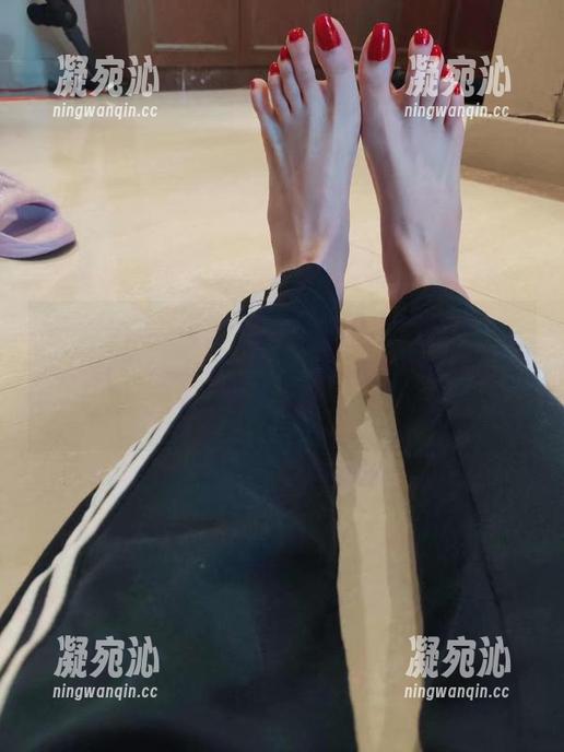 YuYu超甜丫 微密圈 - “YuYu超甜丫秘书”合集:准备好被这位“秘书”惊艳了吗?快来下载吧!