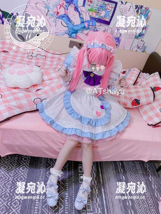 at鲨鱼 at鲨鱼的性感生日奶油:一组写真让你在甜蜜中溺亡