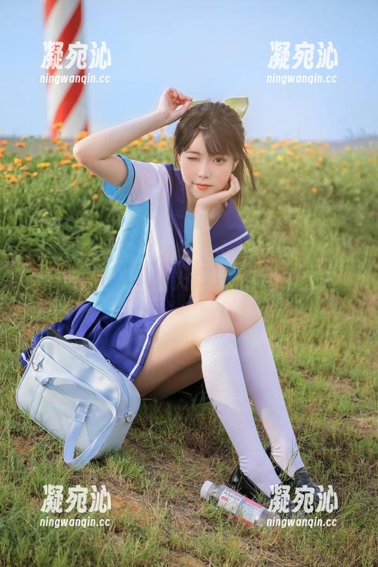 fushii_海堂 fushii_海堂的厨娘cos:这一身又好看又能做饭,真是让人想找个食堂给我打包!