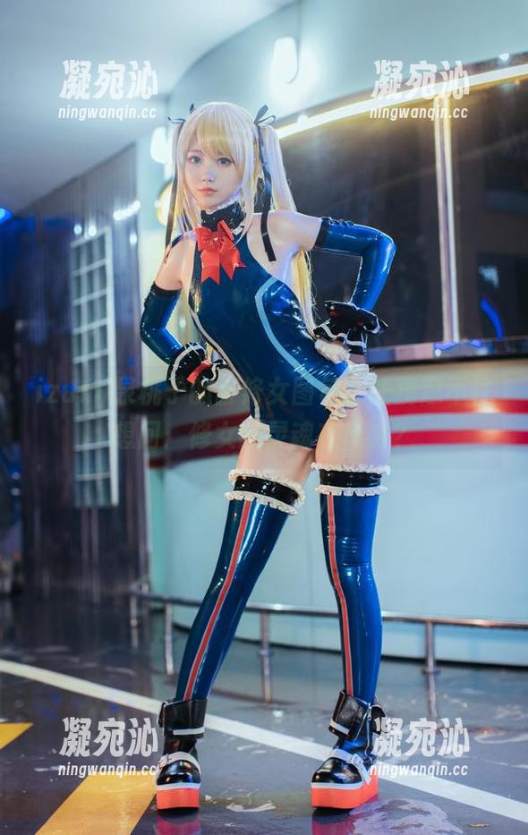 izumi泉桃子 izumi泉桃子的苦修女图包,让我忍不住想问:修女的灵魂在何方?
