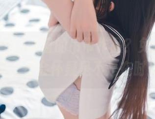 想看usejan蓝蓝的吊带作品？免费送上，加点滤镜，你会怀疑是不是在时尚秀场！