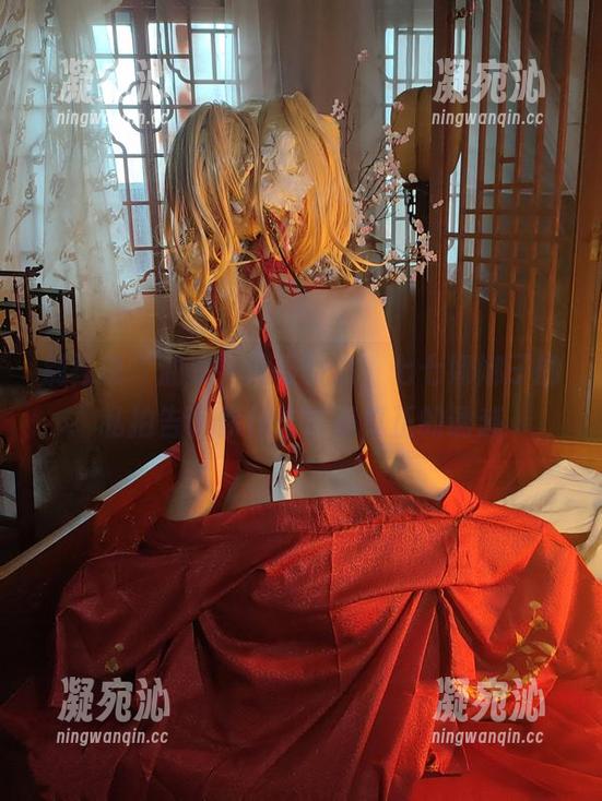 别再说‘油亮’没吸引力，七七娜娜子的私拍告诉你什么才是真正的诱惑