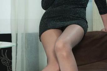 丽柜 – 由美的死库水写真，羞涩的水面下藏着谁的幻想？