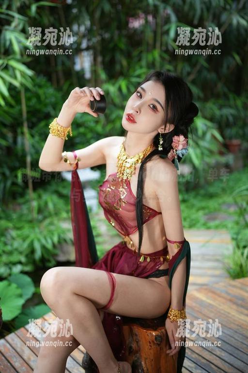 余多多Dudu 御姐带你飞:余多多Dudu的私拍,单车与美丽的奇妙结合。