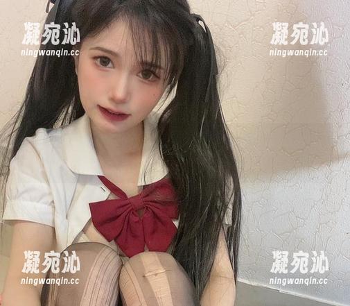 白睡衣中的倦倦喵：私房写真，谁能抵挡这种诱惑！