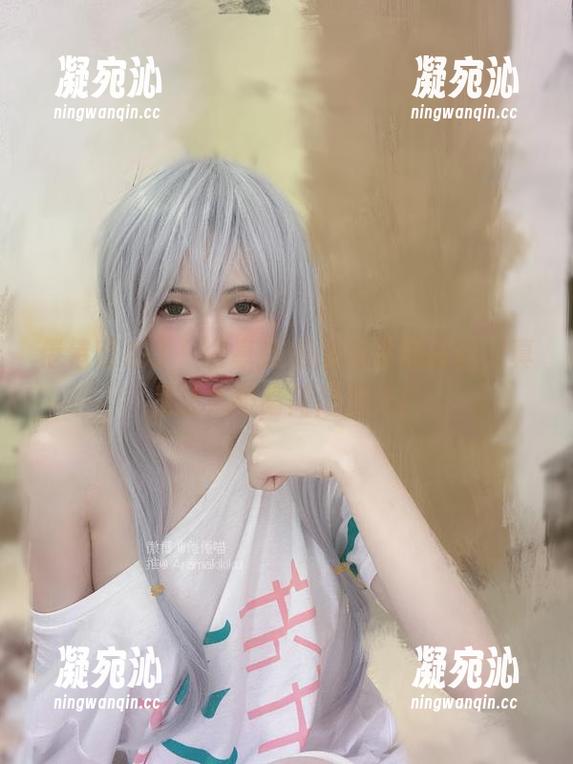 倦倦喵来了！分享这组高清吊带白丝，真是让人眼睛闪闪发光！