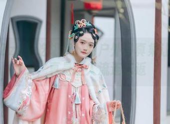 兔子Zzz不吃胡萝卜的户外写真集让人上头，真是让人流连忘返