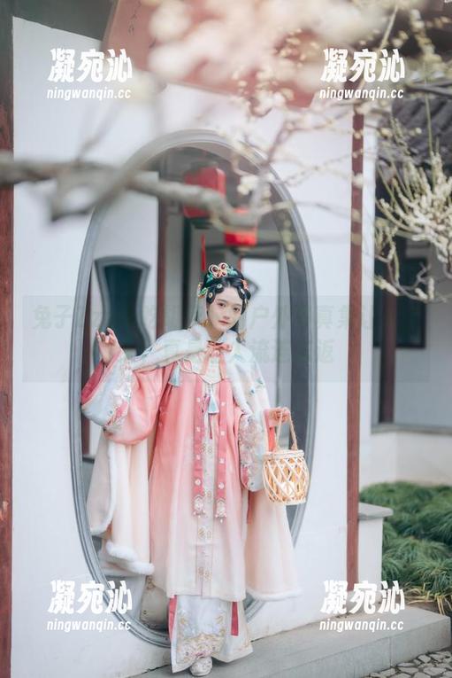 兔子Zzz不吃胡萝卜的户外写真集让人上头，真是让人流连忘返