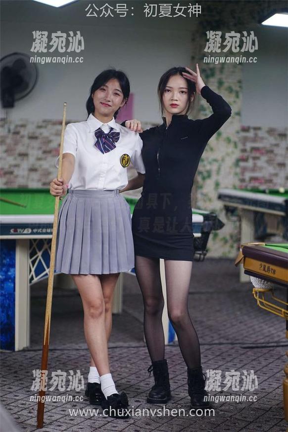 初夏女神-柒柒 初夏女神 - 白色的面具下,柒柒无圣光图包的真实与虚幻,真是让人意乱情迷。