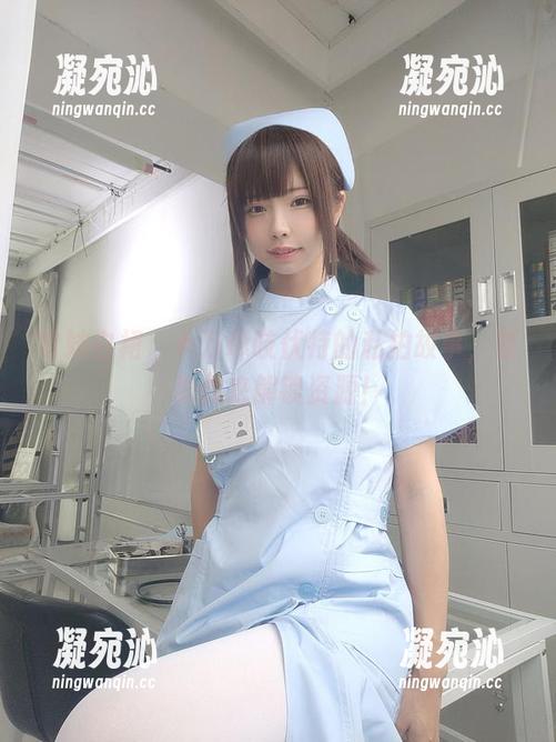 十万珍吱伏特 穹妹白裙,十万珍吱伏特的私拍故事,等着你来解锁资源!