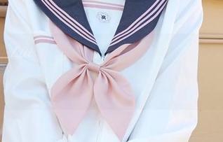 精选发条少女yoki泳衣套图，光线和角度好到有点不真实，简直设局放毒！