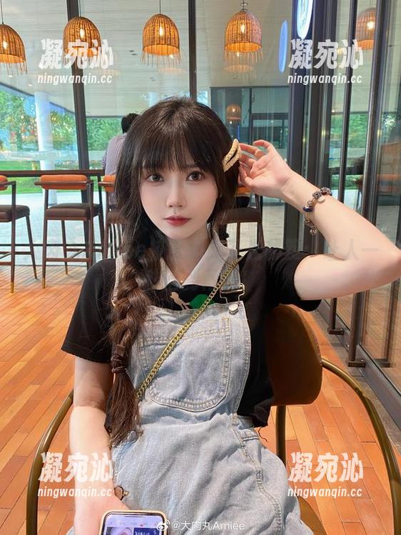 大肉丸Amiee 大肉丸Amiee校服的无圣光秘笈:让人一秒回到青春!