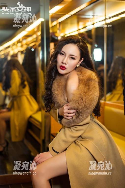 头条女神-周夕爱 头条女神 - 周夕爱带你玩转职业装:高清套图,今天你有没有在上班放飞自我?