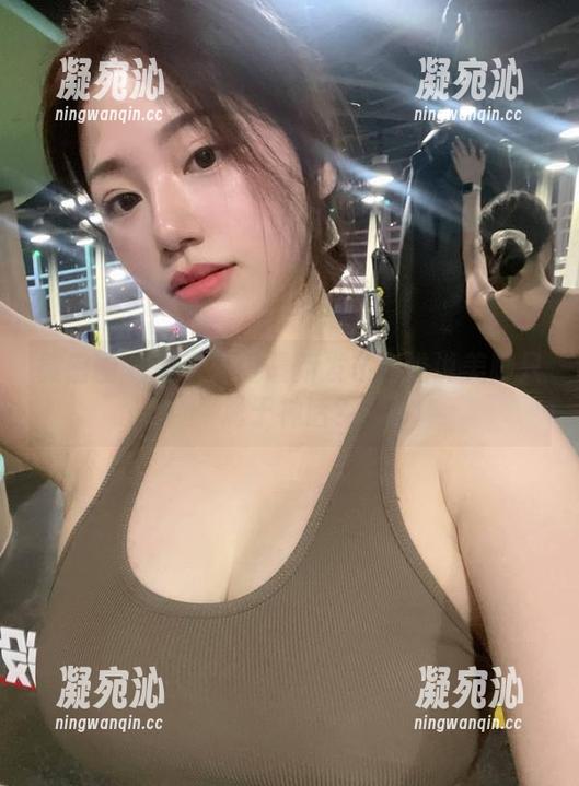奶宝妹纸 微密圈 - 奶宝妹纸最新发布:谁说美脚只属于神话?