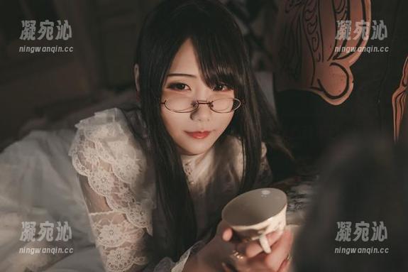 嫣嫣子 图包揭晓!嫣嫣子的全套比基尼,让你心动不已