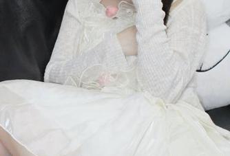 小众视觉 – 嘤嘤的圣诞写真分享：你能想象圣诞老人会多么羡慕她吗？