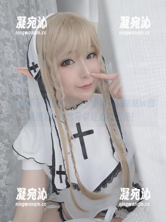 小容仔咕咕咕w 圣诞不只是吃吃喝喝,小容仔咕咕咕w的美图和cos也可以让心情飞扬!