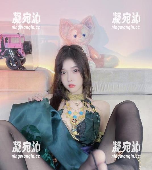 小小奶瓶儿 小小奶瓶儿的珍珠人鱼加长版图包,精选之作,似乎每一帧都是来自大海的呼唤!