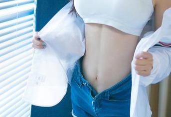 尤果网 – 琳丽带来的可爱写真，网盘里的珍藏，准备好享受了吗？