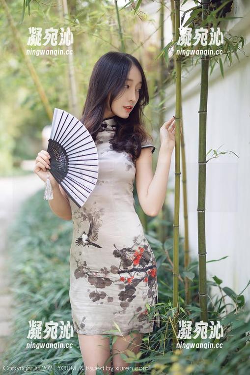 尤蜜荟-宋KiKi 尤蜜荟 - 在线直播:宋KiKi皮衣美图,穿上它,立刻变身时尚Icon,嘘!