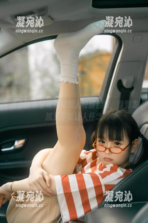 幼水铃衣 幼水铃衣呈现梦幻双人校服合集,甜到发腻又不禁让人怀念