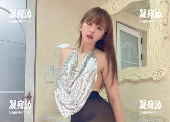 张思允 微密圈 - 对不起,我被张思允的最新作品集征服了,油亮黑丝制服太加分了吧。