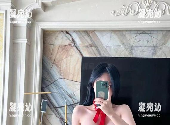 张鑫baby 微密圈 - 洞洞连体袜:张鑫baby写真中的那些无法言喻的瞬间