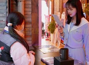 戚顾儿JK原图合集：不只是JK制服，还是什么难以言喻的…