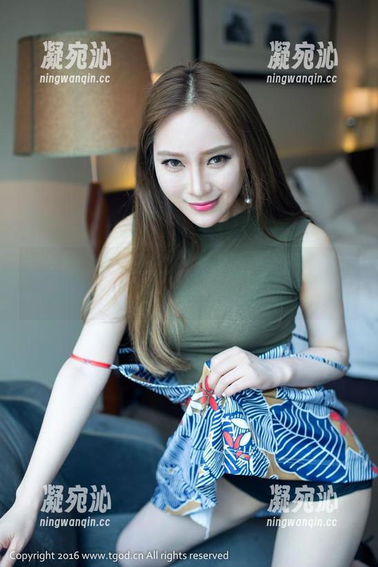 推女神-谢忱倬 推女神 - 谢忱倬的皮衣作品,点燃冷风中那丝丝热度。