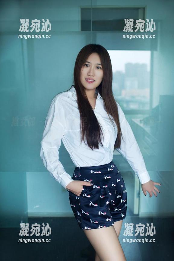 推女郎-杨伊 推女郎 - 定制剧情里,杨伊的图片就像一包零食,让人停不下来!