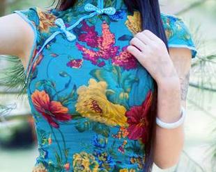 推女郎 – 赵惟依丝袜图集大放送，免费的快乐就像她的腿一样纤细！