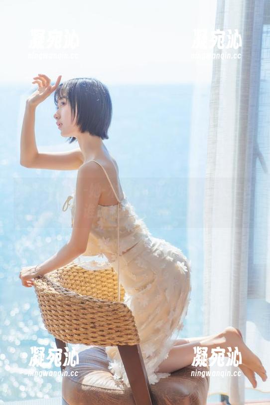 木棉棉OwO 她(SHE)-她-木棉棉OwO的制服双子合集:谁说制服只适合上班?