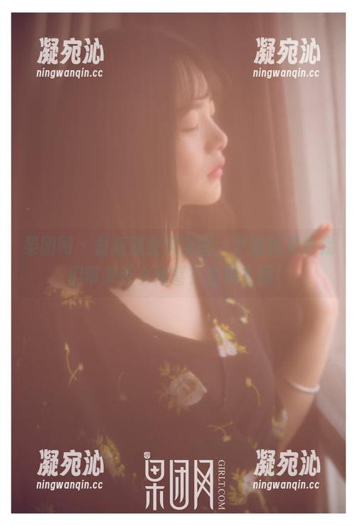 果团网-尹意纯 果团网 - 最新职业装美图,尹意纯又给我们带来什么惊喜?直接上图!