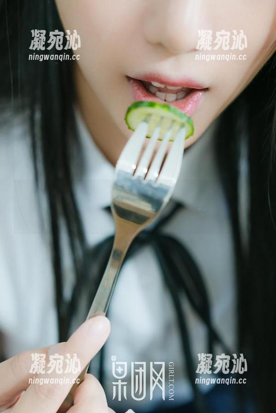果团网-王语纯 果团网 - 看了王语纯的纯白原图,我有点想去增白了,太过分了吧!