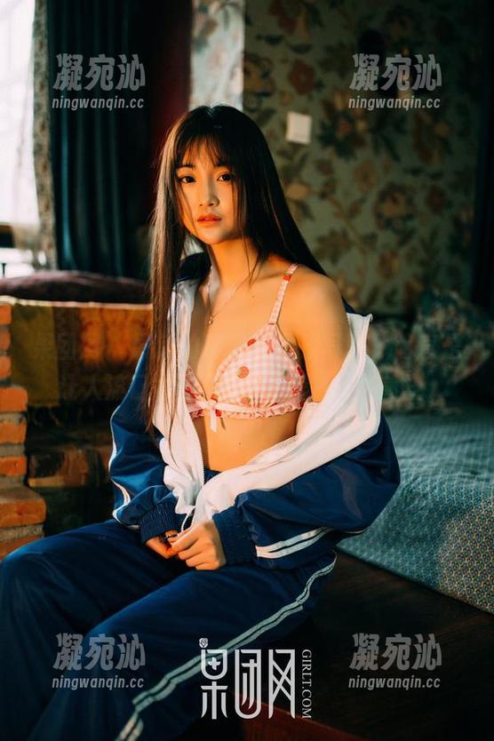 果团网-莫雅琪 果团网 - 最新的莫雅琪女孩写真,简直是让人流口水的美图!这是什么魔法!