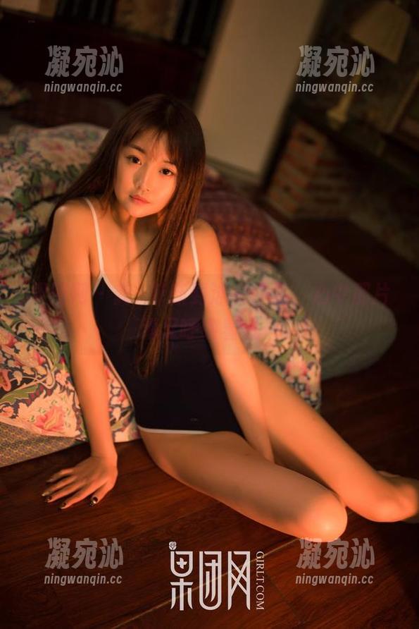 果团网 - 龚玥菲新到泳衣作品，心中那片海又呼唤着我…