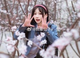 洞悉桃墨公子：她的美丽蓝猫合集在线，背后的情感何在？