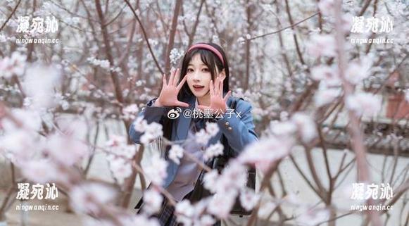 桃墨公子 洞悉桃墨公子:她的美丽蓝猫合集在线,背后的情感何在?