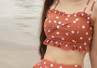 梦丝女神 – 在小区楼道里窥探玥玥的生动瞬间合集，没点内涵可不算数！