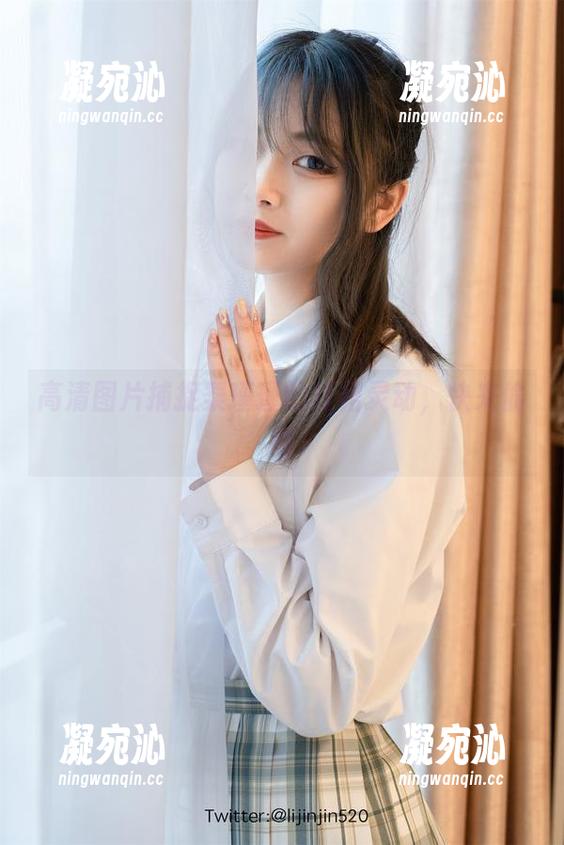 梨瑾瑾 高清图片捕捉梨瑾瑾的红裙灵动,快来偷瞧