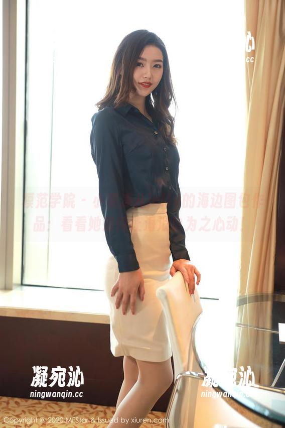 模范学院-小果冻儿jelly 模范学院 - 小果冻儿jelly的海边图包作品:看看她如何让海浪也为之心动!